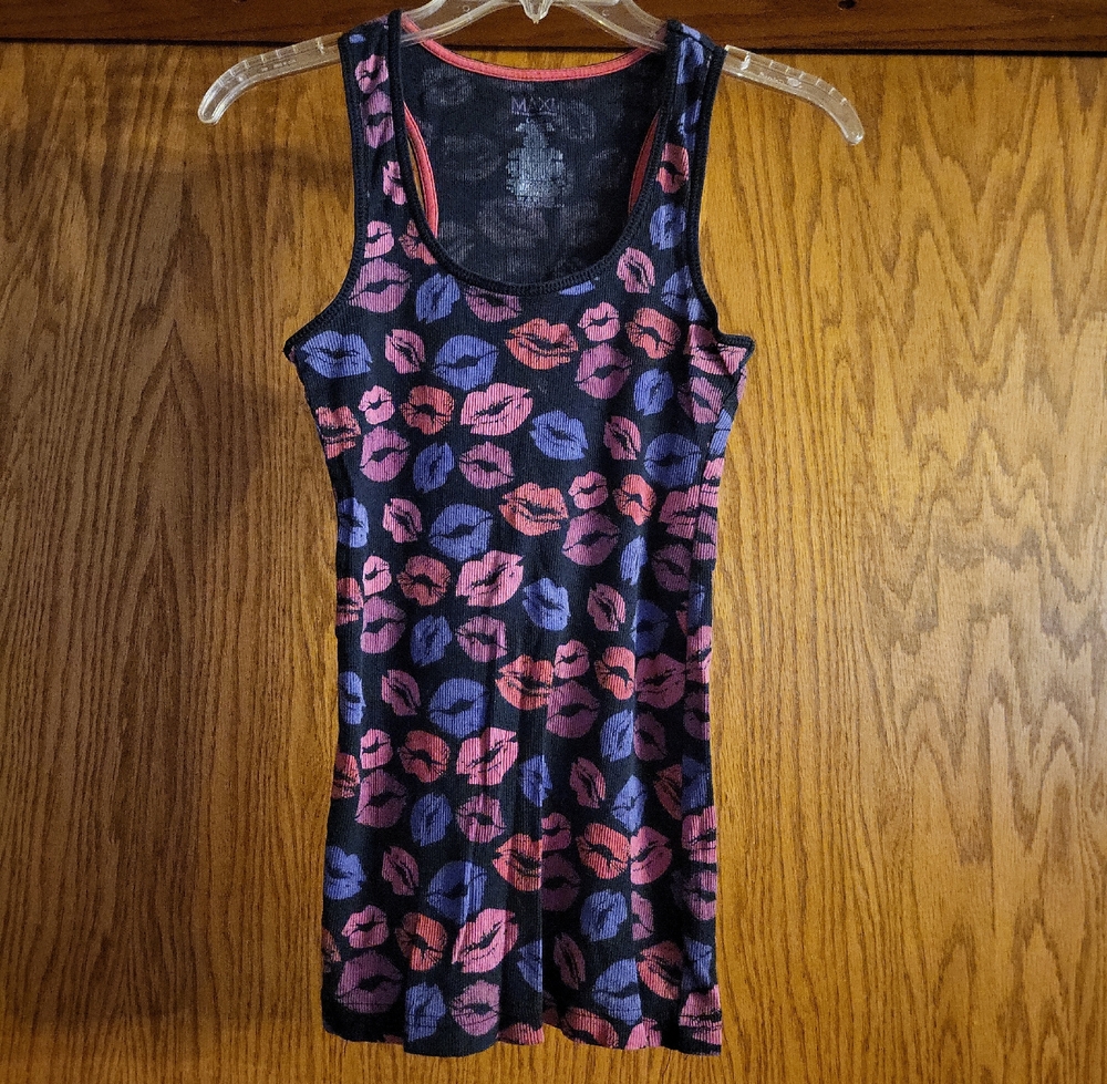 Women's Lip Print Tank Top - Black and Pink